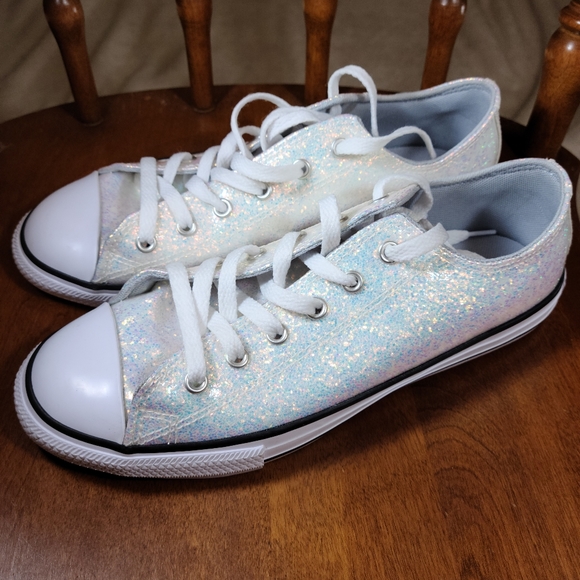 white shiny converse